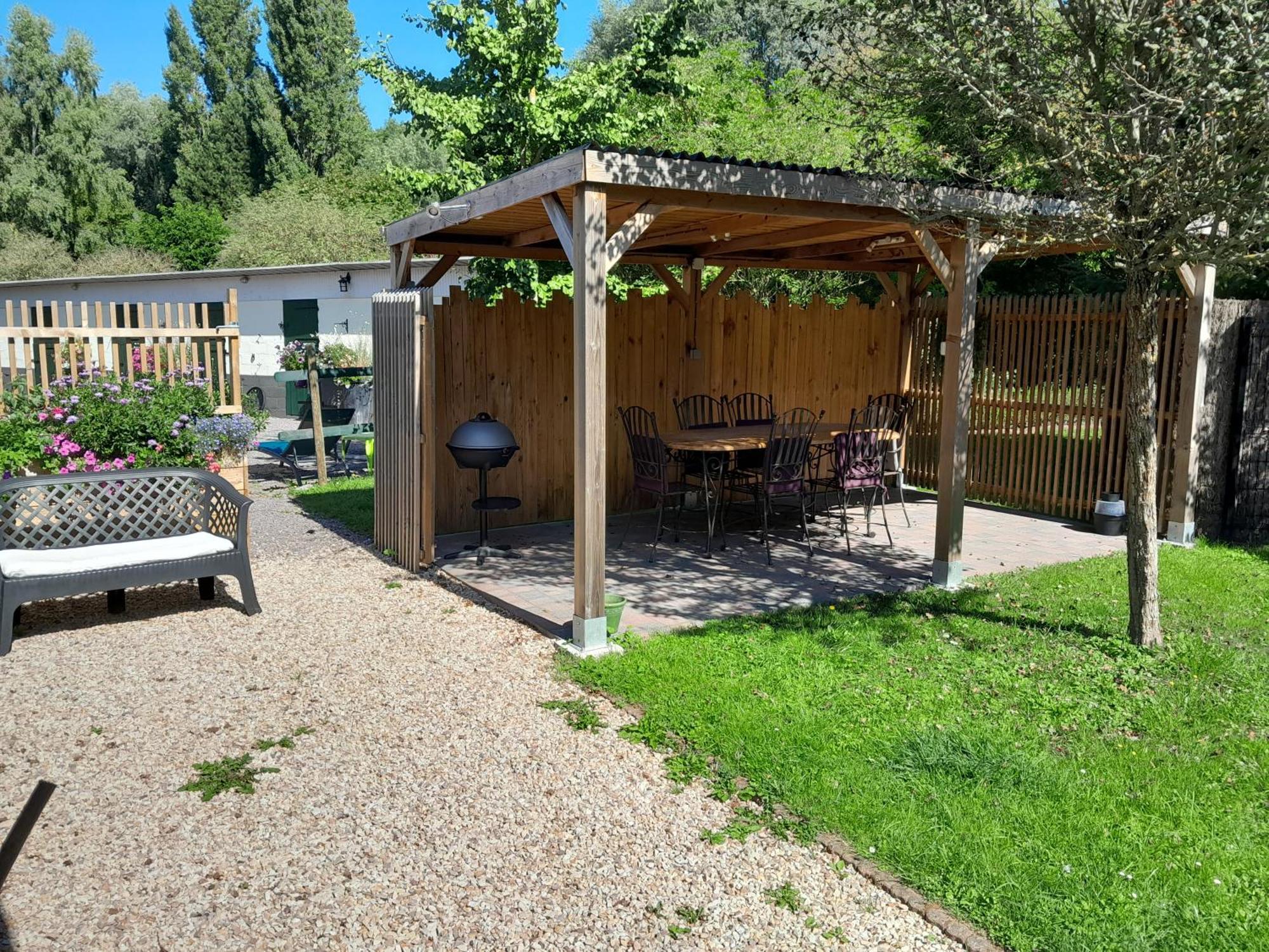 Le Paddock Du Val De Lys Hotell Blessy Exteriör bild