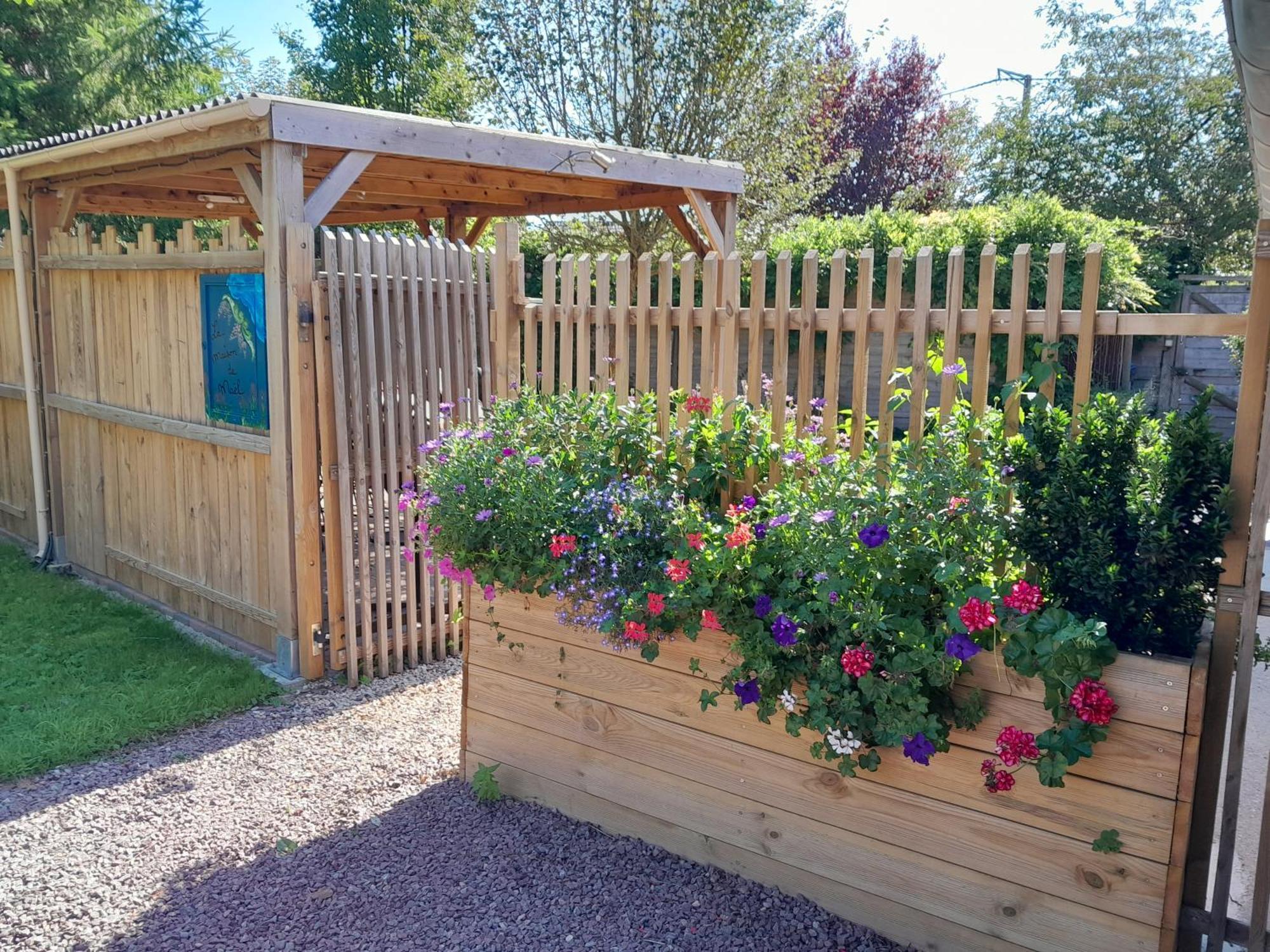 Le Paddock Du Val De Lys Hotell Blessy Exteriör bild
