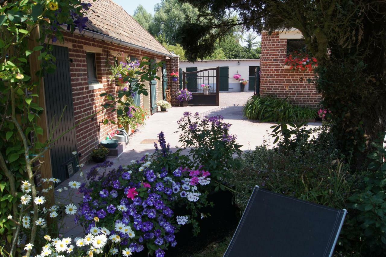 Le Paddock Du Val De Lys Hotell Blessy Exteriör bild